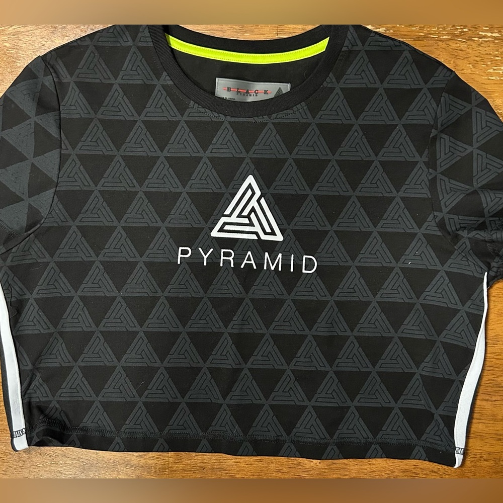 Black Pyramid Crop